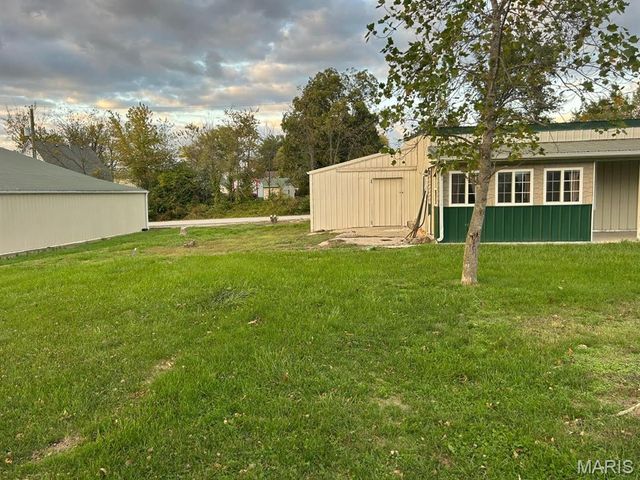 112 E. Martin Street, Perry, MO 63462