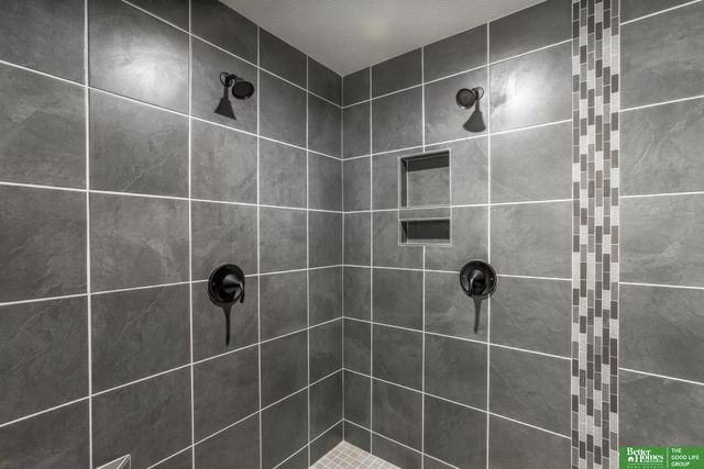 5409 N 197th Street, Elkhorn, NE 68022