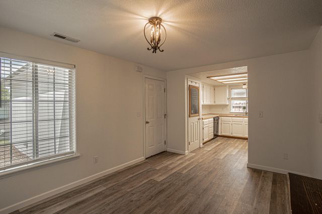 8022 Brie Terrace, White City, OR 97503