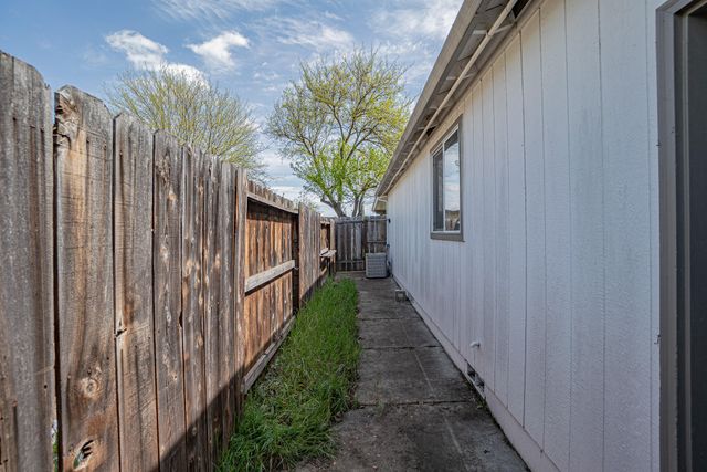 8022 Brie Terrace, White City, OR 97503