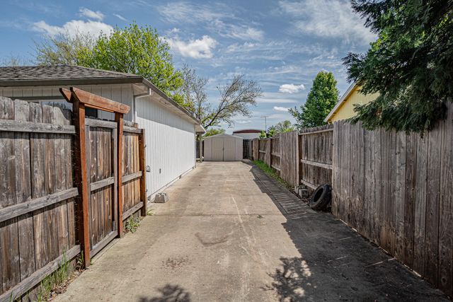 8022 Brie Terrace, White City, OR 97503