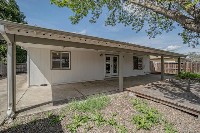 8022 Brie Terrace, White City, OR 97503