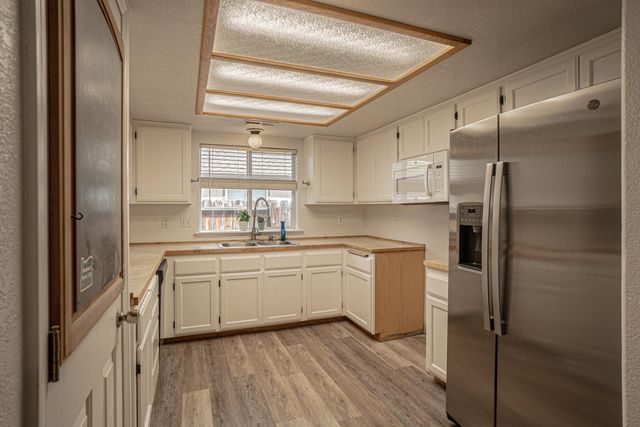 8022 Brie Terrace, White City, OR 97503