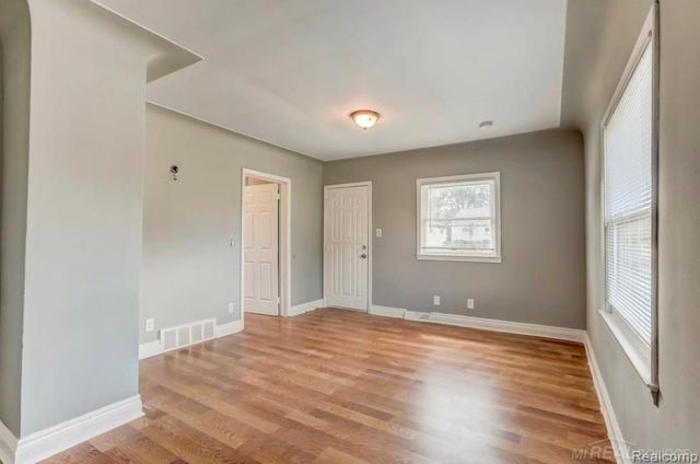 25680 Dodge Street, Roseville, MI 48066