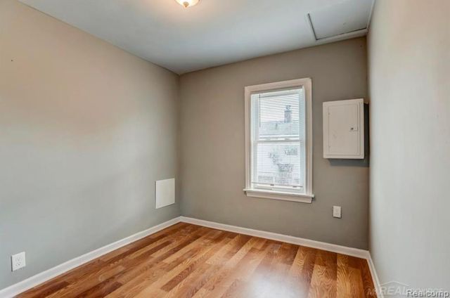 25680 Dodge Street, Roseville, MI 48066