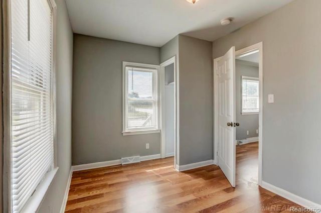 25680 Dodge Street, Roseville, MI 48066