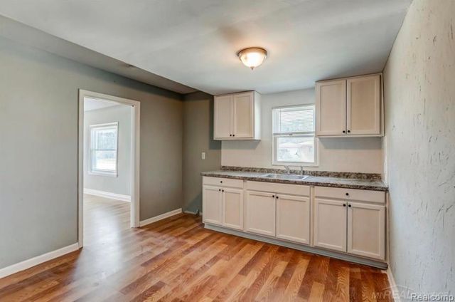 25680 Dodge Street, Roseville, MI 48066