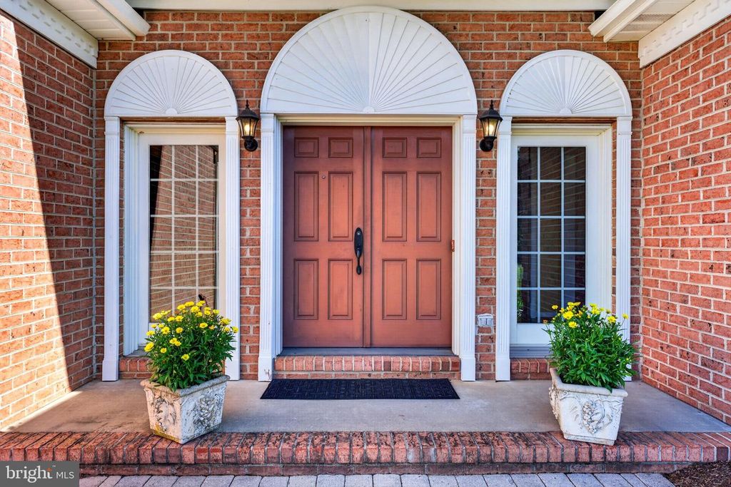 Image 15 of property listing at 710 WATERS EDGE CT, Sykesville, MD 21784