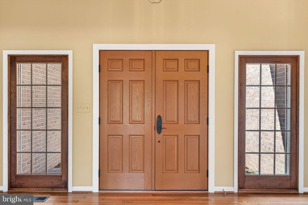 Image 32 of property listing at 710 WATERS EDGE CT, Sykesville, MD 21784