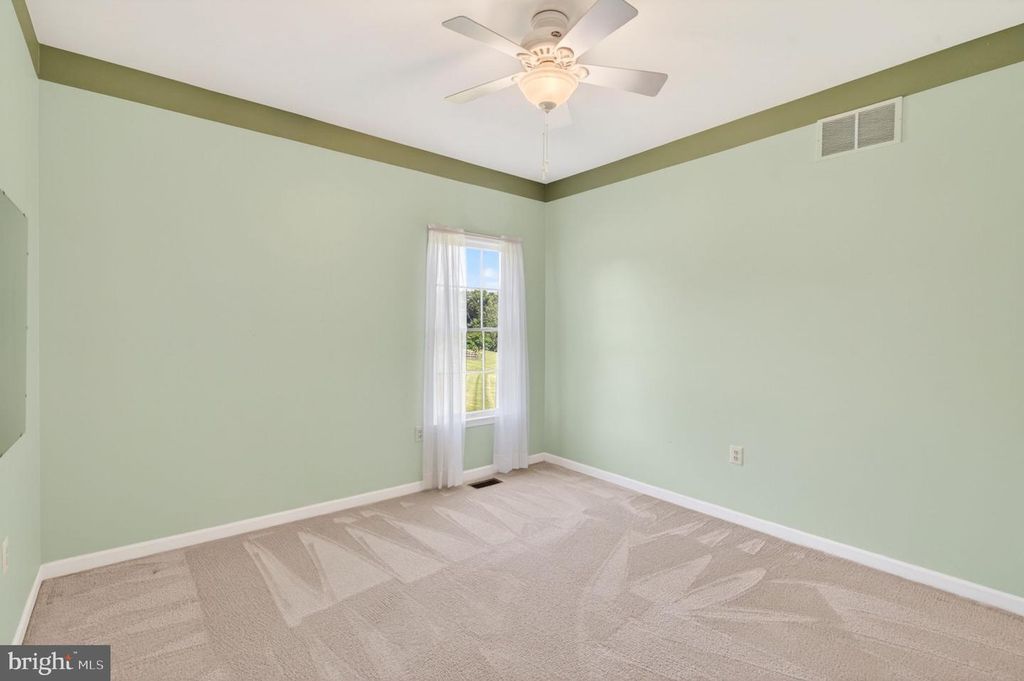 Image 42 of property listing at 710 WATERS EDGE CT, Sykesville, MD 21784