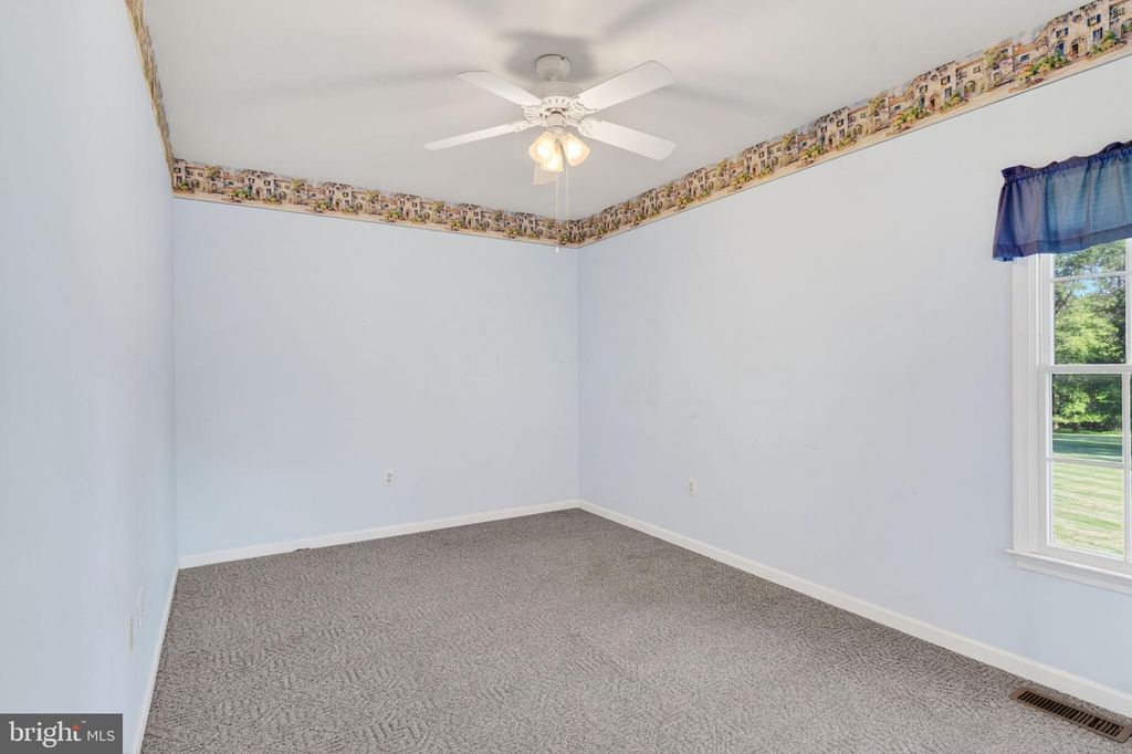 Image 44 of property listing at 710 WATERS EDGE CT, Sykesville, MD 21784
