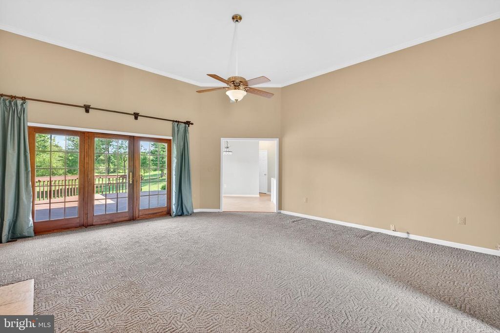 Image 48 of property listing at 710 WATERS EDGE CT, Sykesville, MD 21784