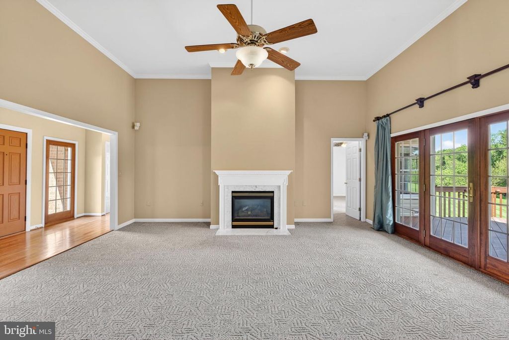 Image 50 of property listing at 710 WATERS EDGE CT, Sykesville, MD 21784