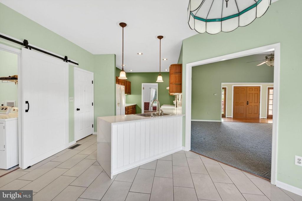 Image 54 of property listing at 710 WATERS EDGE CT, Sykesville, MD 21784