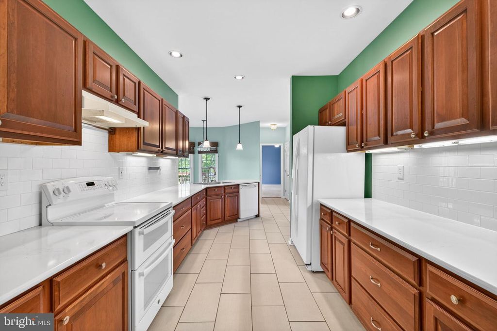 Image 57 of property listing at 710 WATERS EDGE CT, Sykesville, MD 21784