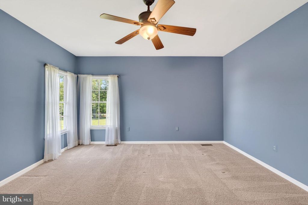 Image 65 of property listing at 710 WATERS EDGE CT, Sykesville, MD 21784