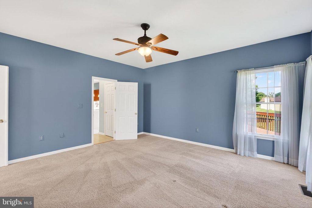 Image 66 of property listing at 710 WATERS EDGE CT, Sykesville, MD 21784