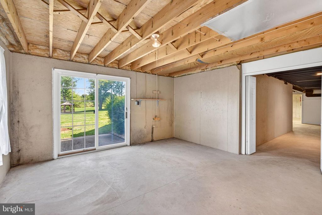 Image 80 of property listing at 710 WATERS EDGE CT, Sykesville, MD 21784