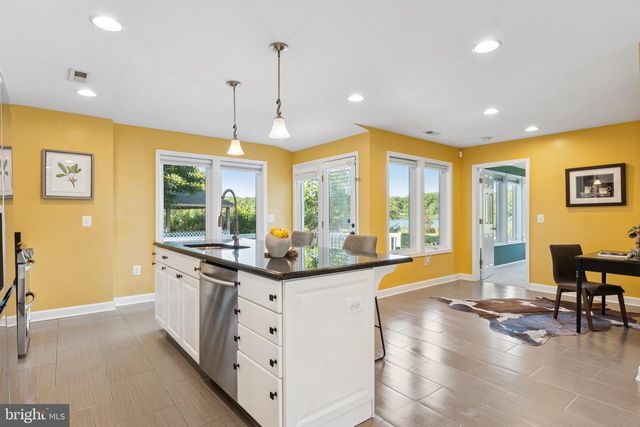 7654 BAY ST, Pasadena, MD 21122