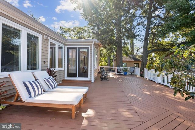 7654 BAY ST, Pasadena, MD 21122