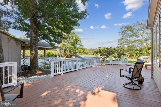 7654 BAY ST, Pasadena, MD 21122