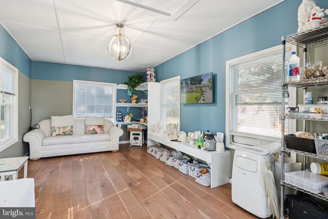 7654 BAY ST, Pasadena, MD 21122
