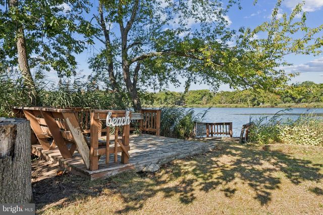 7654 BAY ST, Pasadena, MD 21122