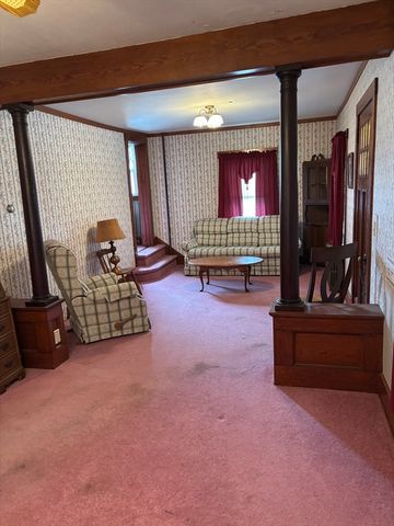 577 County, Taunton, MA 02780