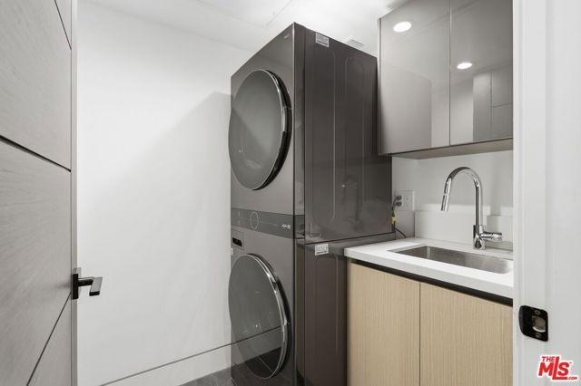 11769 Bellagio Road, Los Angeles, CA 90049