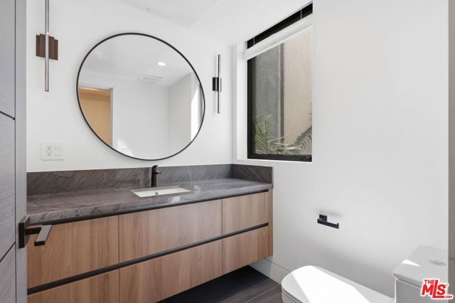 11769 Bellagio Road, Los Angeles, CA 90049