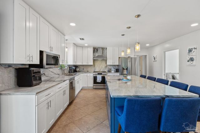 1152 Ceylon Ct, Gulf Breeze, FL 32563