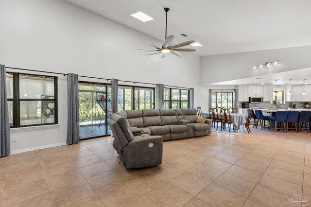 1152 Ceylon Ct, Gulf Breeze, FL 32563