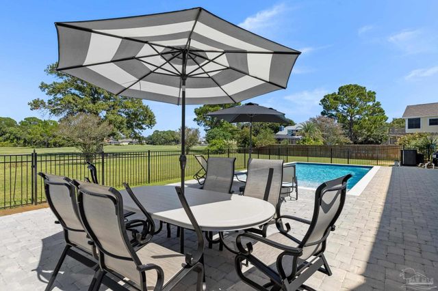 1152 Ceylon Ct, Gulf Breeze, FL 32563