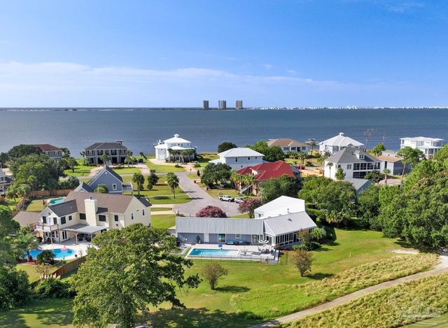 1152 Ceylon Ct, Gulf Breeze, FL 32563