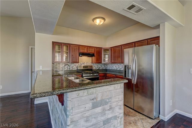 1621 Queen Victoria Street 203, Las Vegas, NV 89144