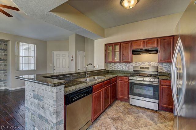 1621 Queen Victoria Street 203, Las Vegas, NV 89144