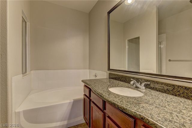 1621 Queen Victoria Street 203, Las Vegas, NV 89144