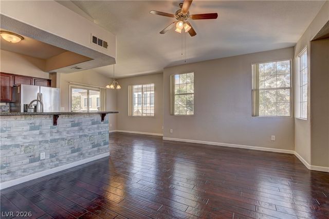 1621 Queen Victoria Street 203, Las Vegas, NV 89144