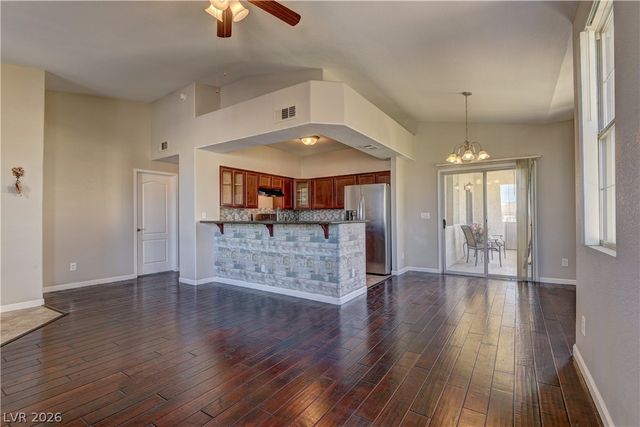 1621 Queen Victoria Street 203, Las Vegas, NV 89144