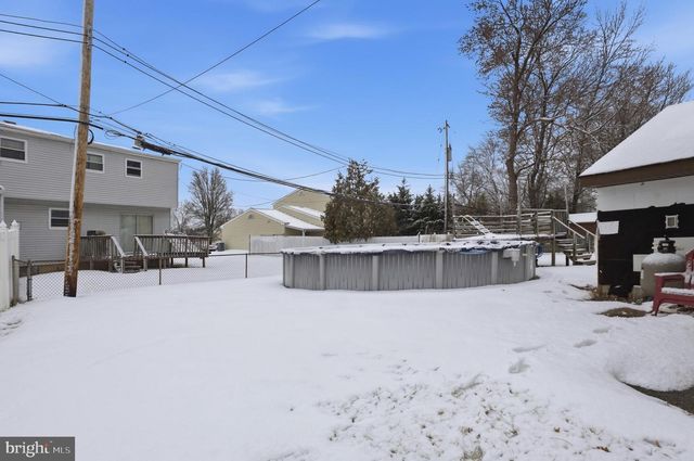 716 CHATHAM RD, Fairless Hills, PA 19030