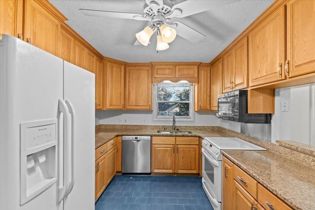 202 E Kingswood Drive, Enterprise, AL 36330