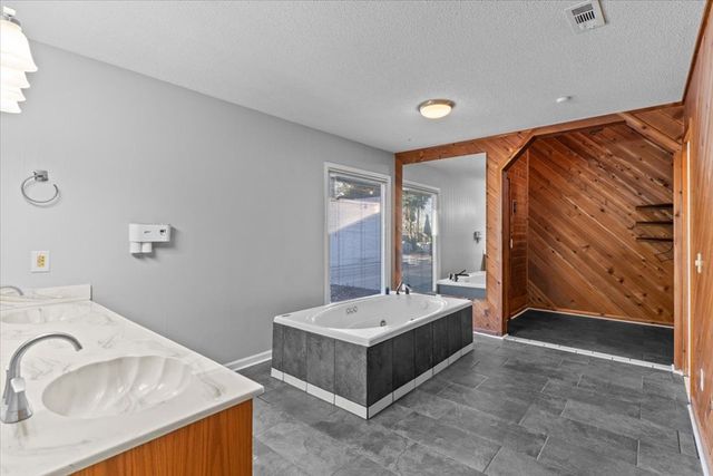 202 E Kingswood Drive, Enterprise, AL 36330