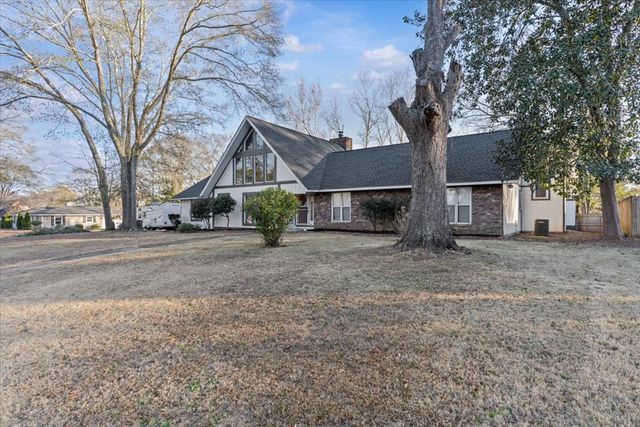 202 E Kingswood Drive, Enterprise, AL 36330