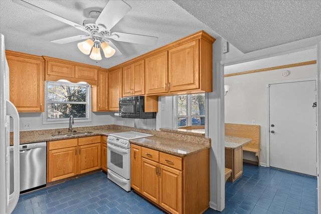 202 E Kingswood Drive, Enterprise, AL 36330