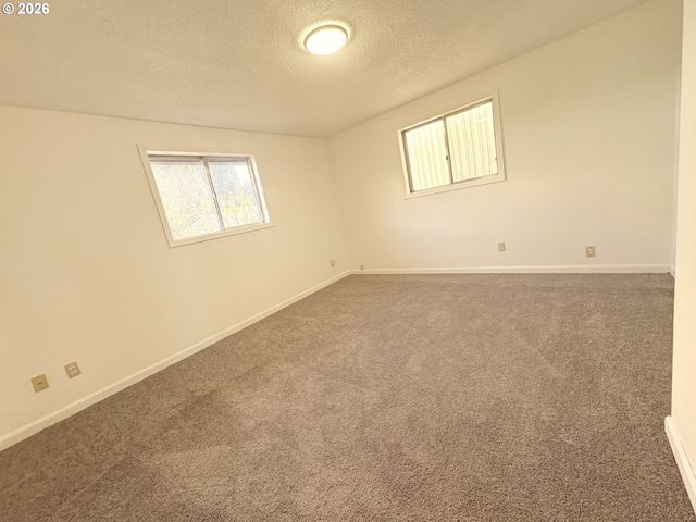 4739 CHARMALEE Ct, Salem, OR 97305