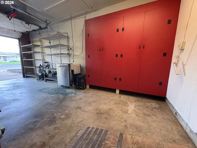 4739 CHARMALEE Ct, Salem, OR 97305