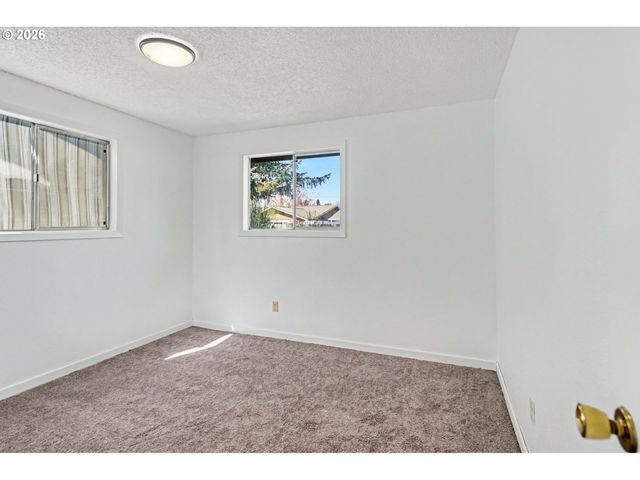 4739 CHARMALEE Ct, Salem, OR 97305