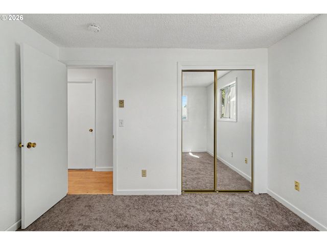 4739 CHARMALEE Ct, Salem, OR 97305