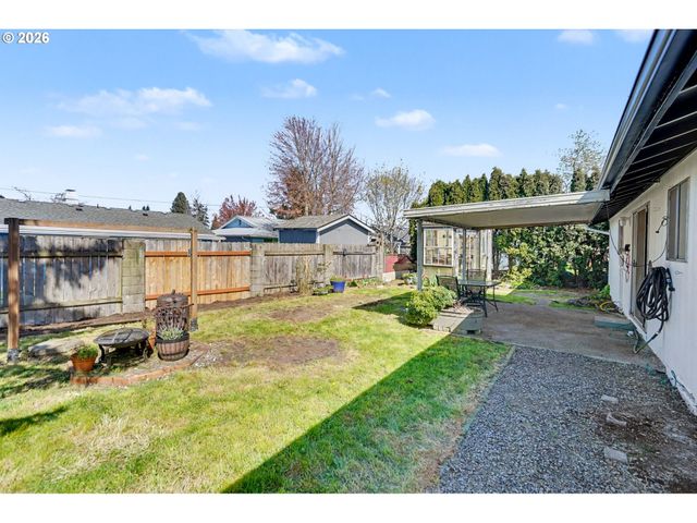 4739 CHARMALEE Ct, Salem, OR 97305