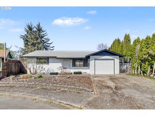 4739 CHARMALEE Ct, Salem, OR 97305